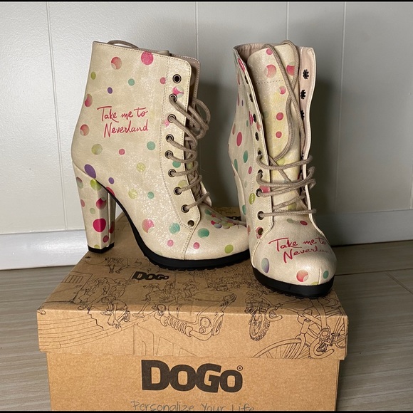 dogo Shoes - NWT DOGO booties